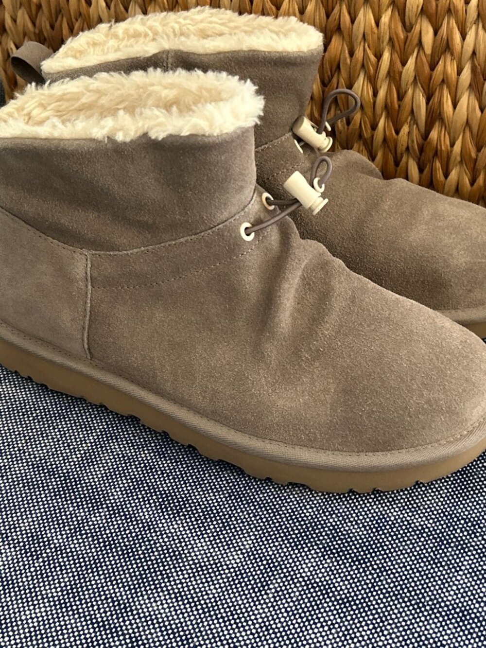 NWOT Ugg Classic Mini Toggler Boots ~ Gray ~ 9